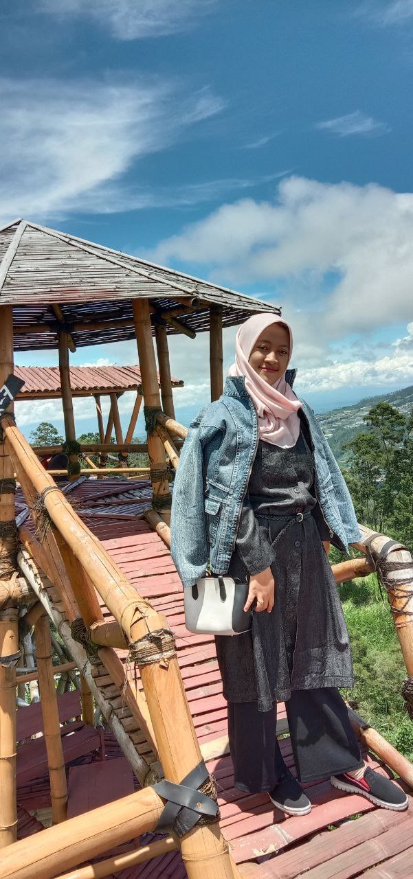 Ajeng Esema Tobrut Ngewe Dirumah Kosong - Foto 5