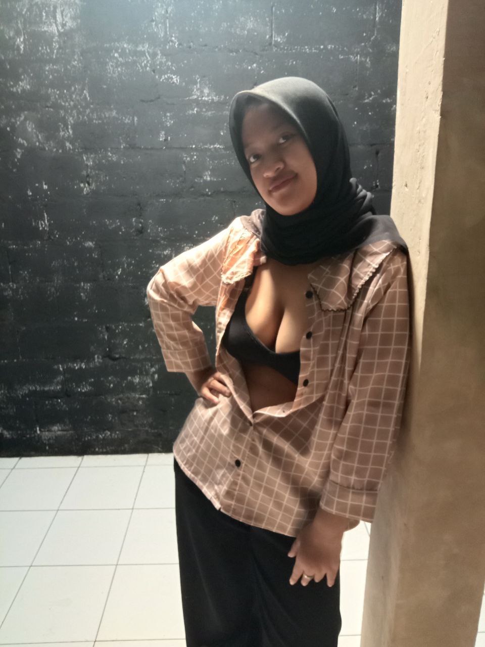 Crotin Pejuh Dimulut Ajeng Esema Tobrut - Foto 3