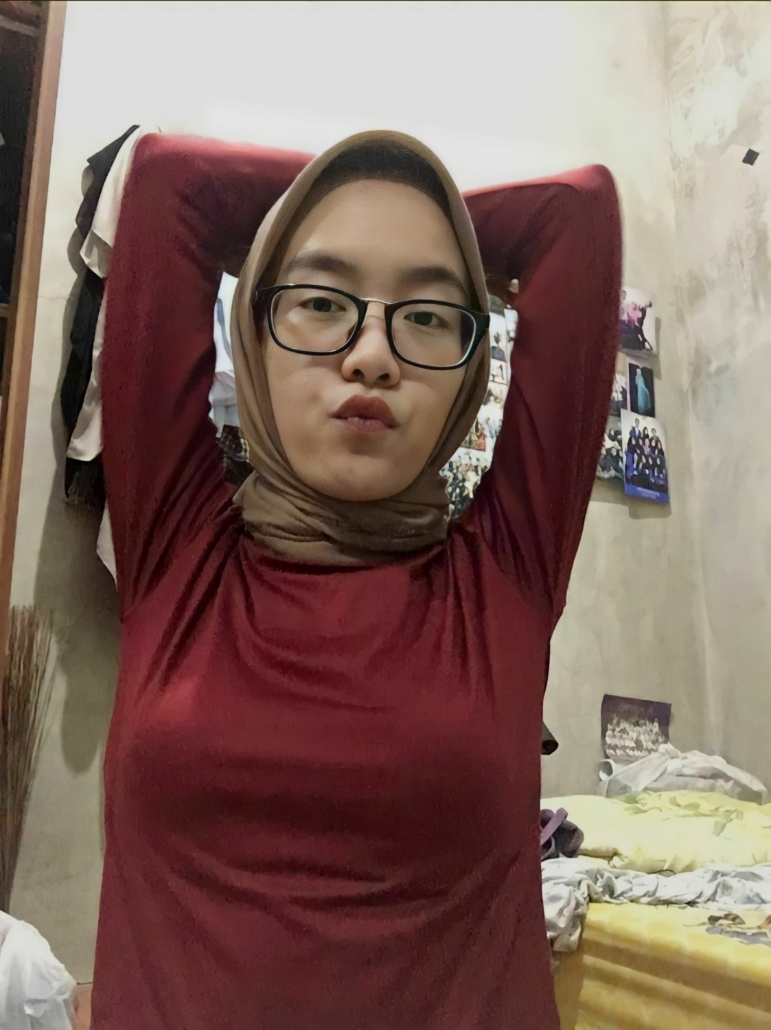 Windy Hijab Berjembut Dimasukin Kontol - Foto 2