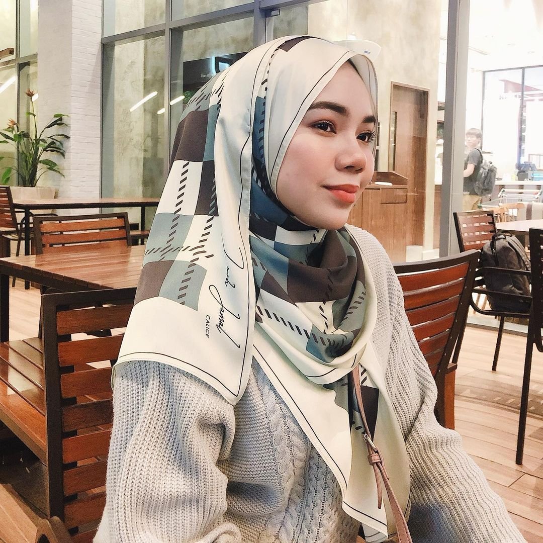 Zirah Jamal Mahasiswi Politeknik Penerbangan Viral - Foto 26