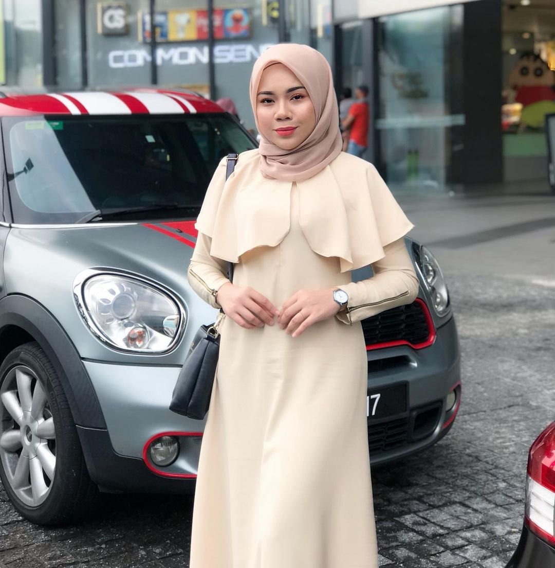 Zirah Jamal Mahasiswi Politeknik Penerbangan Viral - Foto 27
