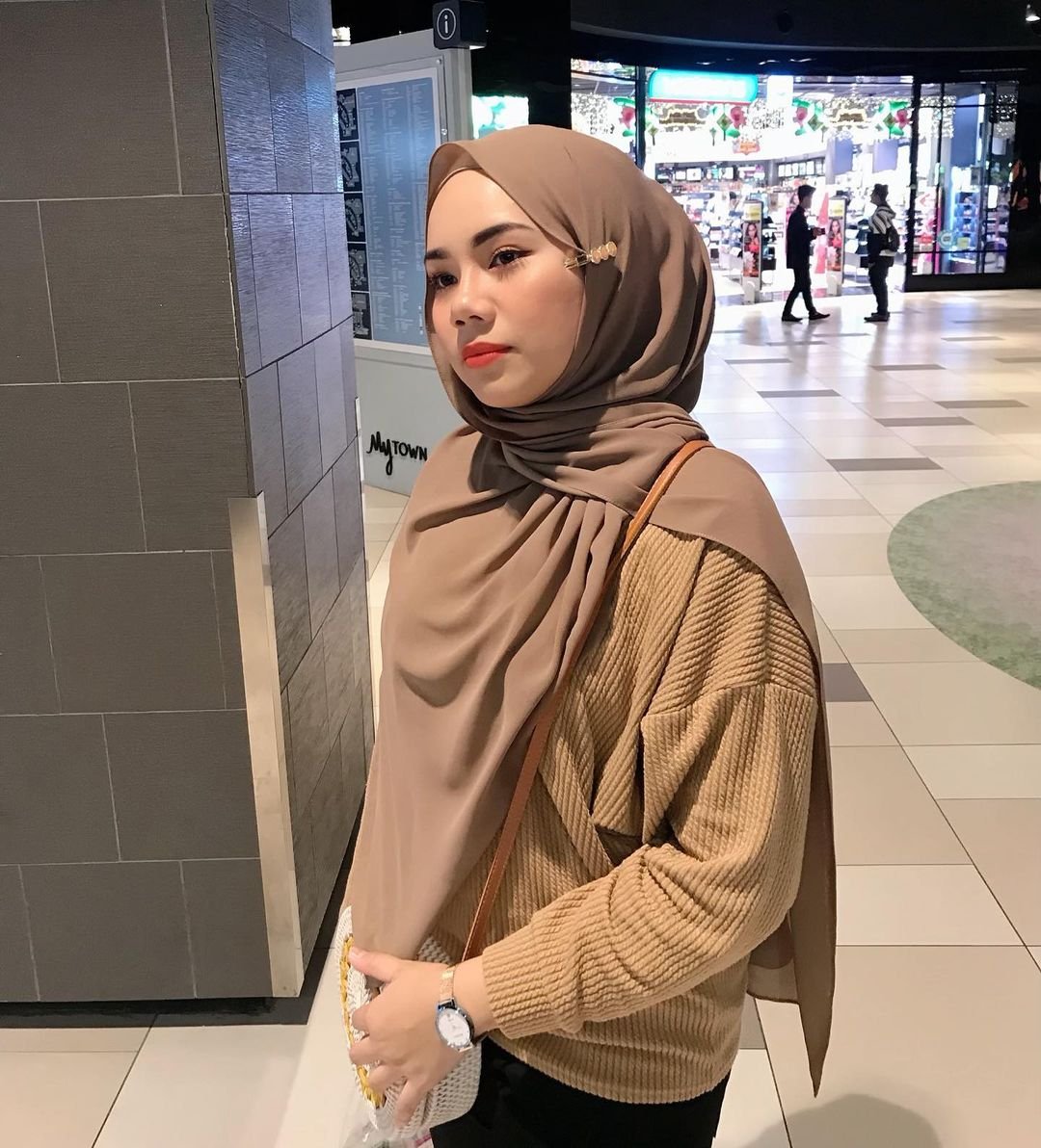 Zirah Jamal Mahasiswi Politeknik Penerbangan Viral - Foto 30