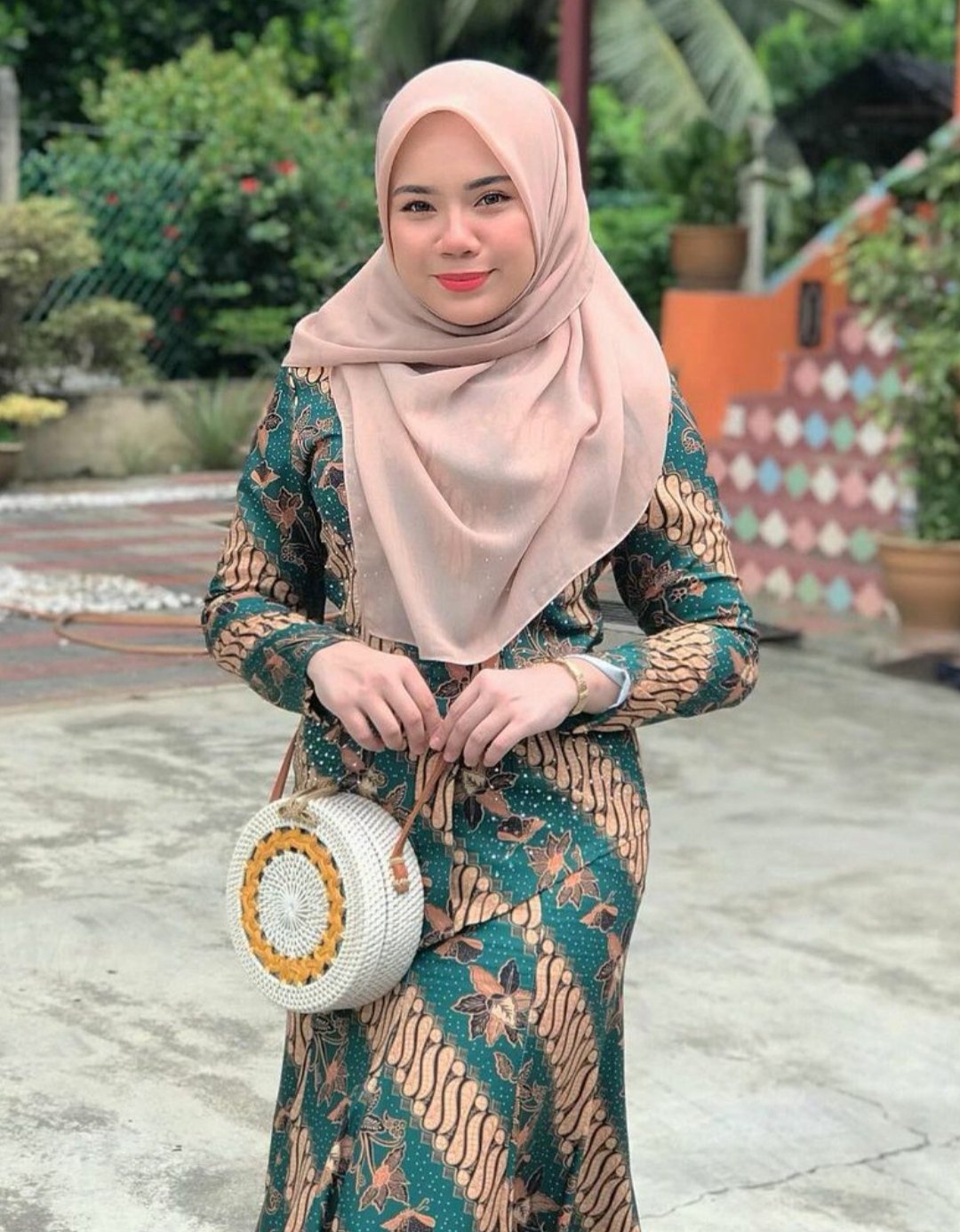 Zirah Jamal Mahasiswi Politeknik Penerbangan Viral - Foto 33