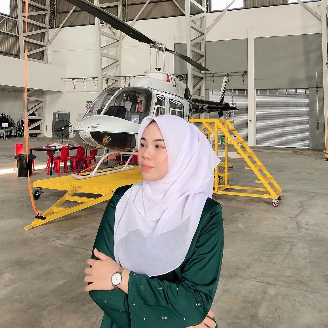 Zirah Jamal Mahasiswi Politeknik Penerbangan Viral - Foto 35