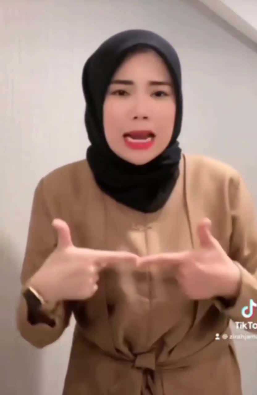 Zirah Jamal Mahasiswi Politeknik Penerbangan Viral - Foto 36