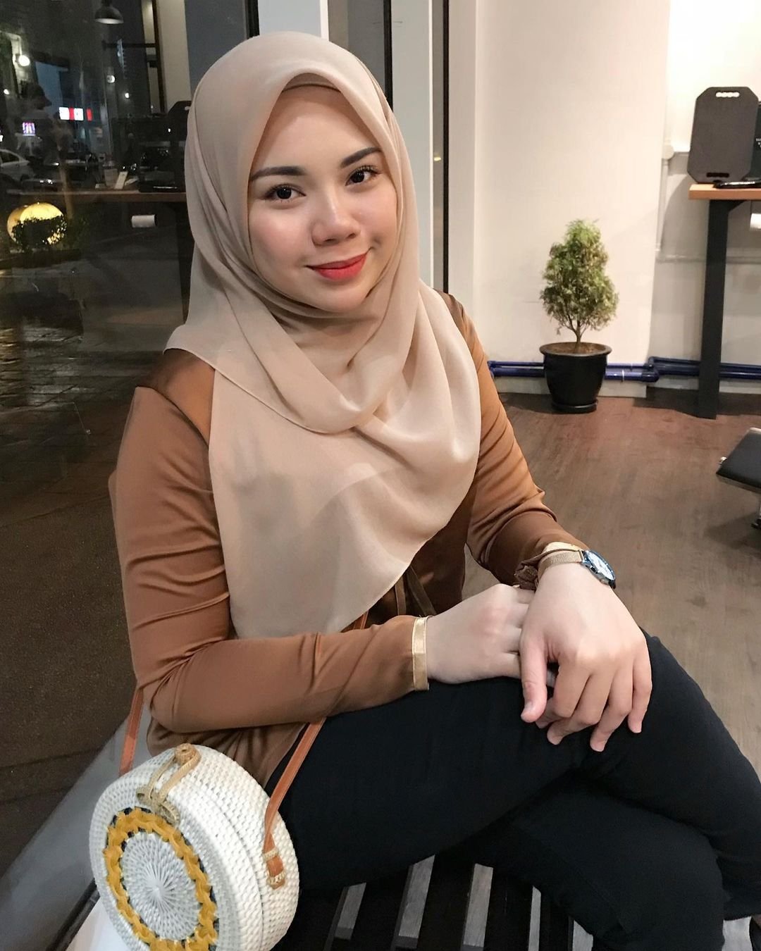 Zirah Jamal Mahasiswi Politeknik Penerbangan Viral - Foto 55