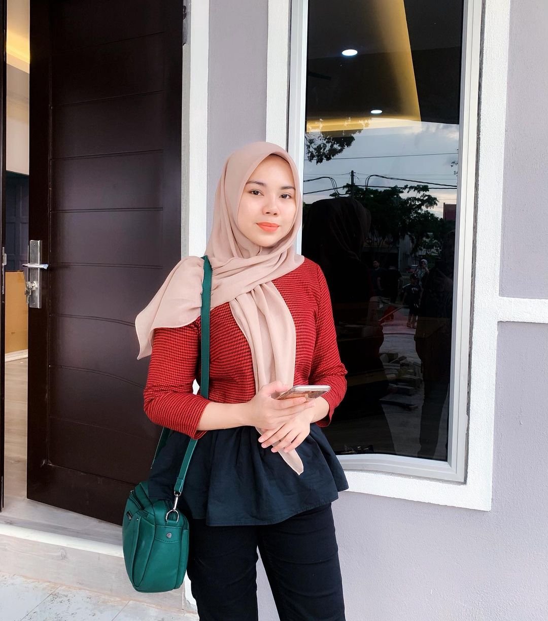 Zirah Jamal Mahasiswi Politeknik Penerbangan Viral - Foto 59