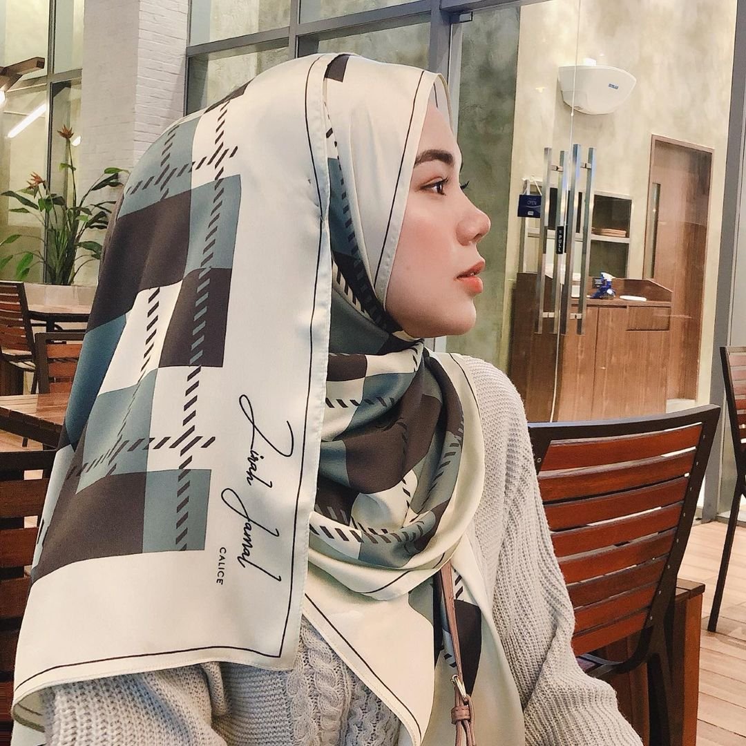 Zirah Jamal Mahasiswi Politeknik Penerbangan Viral - Foto 62