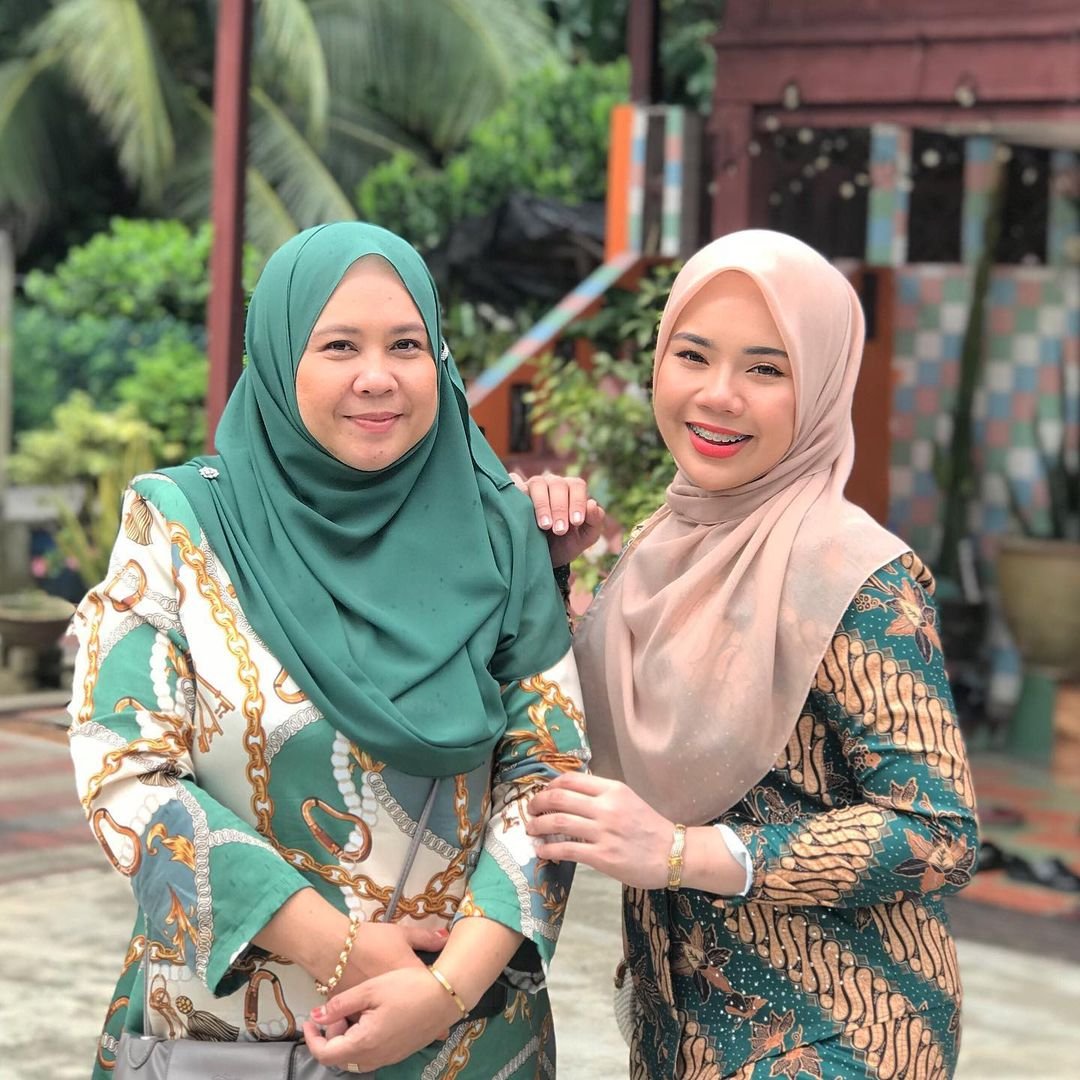 Zirah Jamal Mahasiswi Politeknik Penerbangan Viral - Foto 86