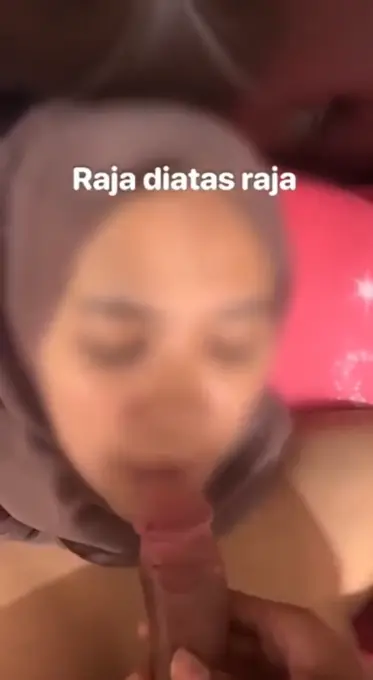 Belum Siap Crot Dimuka Cewek Hijab