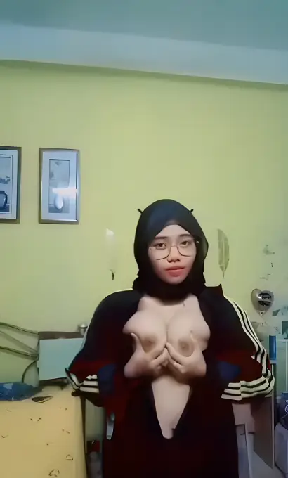 Hijab Neni Tobrut Colmek