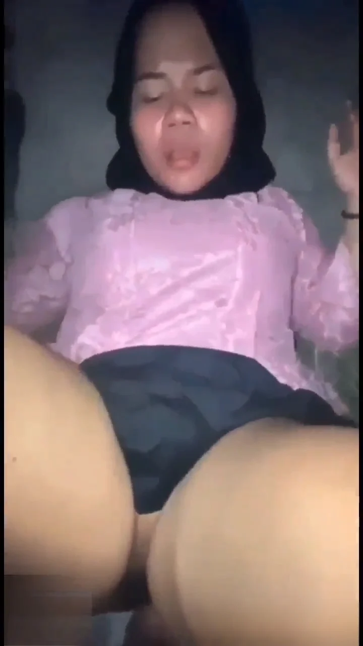 Ngentot Awek Hijab Abis Pulang Kondangan - Kingbokep video 05:35