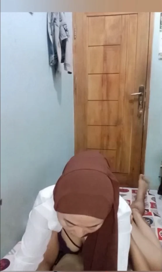 Pulang Kerja Langsung Ngewe Dibelakang Pintu - Kingbokep video 06:59