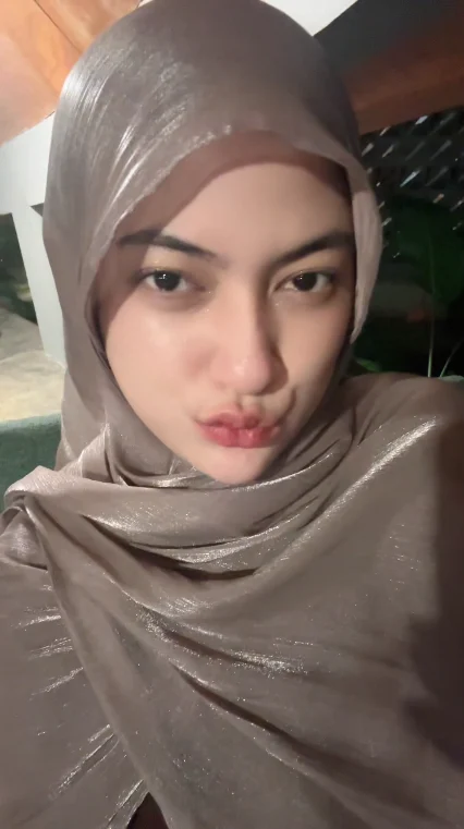 Vcs Sama Lala Hijab Tobrut Banget - Kingbokep video 04:05